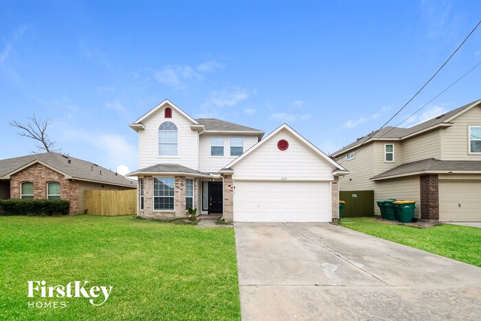 Primary Photo - 2210 Shady Pine Dr