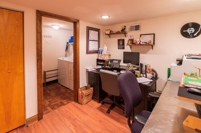 Building Photo - 745 S 20th St