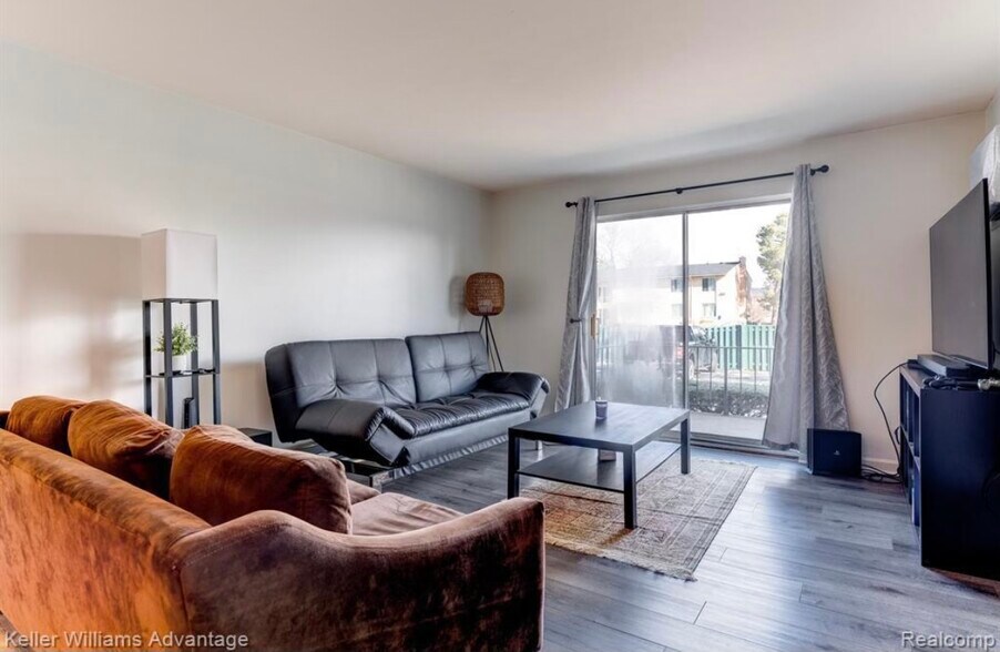 Building Photo - 1968 Axtell Dr