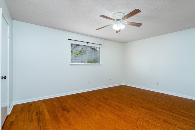 Building Photo - 11602 Jaycreek Dr