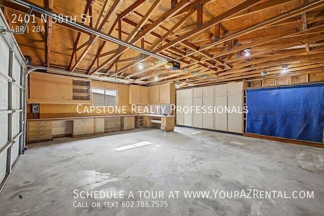 Building Photo - 2401 N 38th St