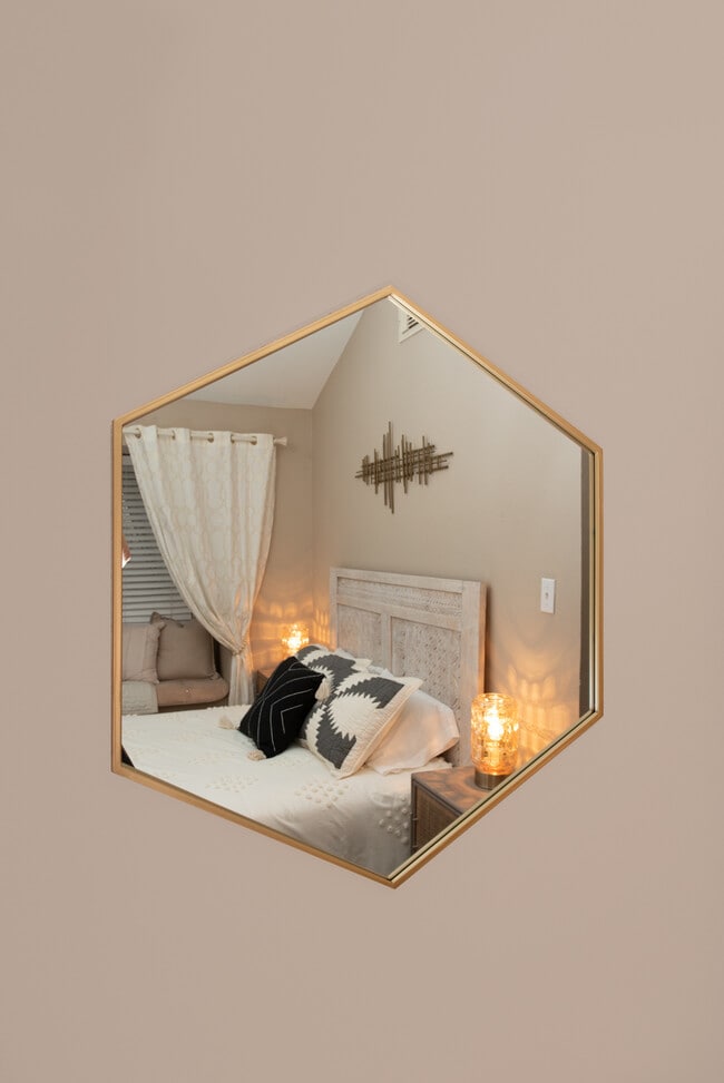 Building Photo - 20415 Linden Tree Dr