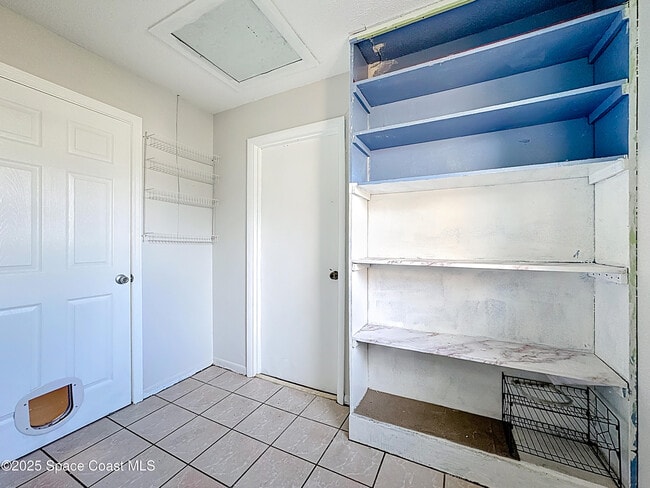 Building Photo - 1076 Coronado Dr