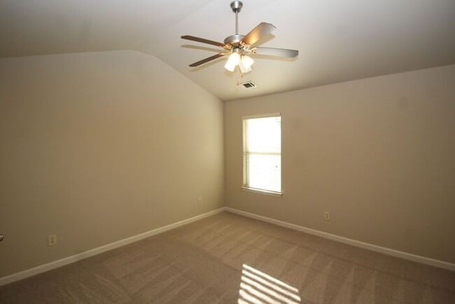 Building Photo - Brookside Crossing!