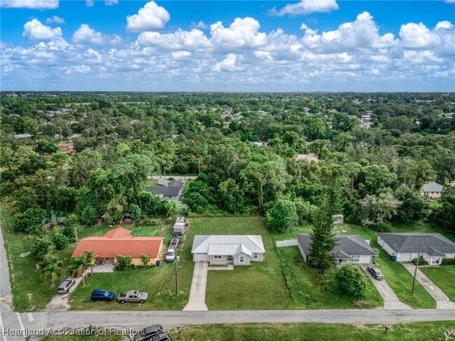 Building Photo - 2909 Mullet Ave