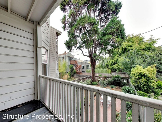 Building Photo - 478 Sanchez St