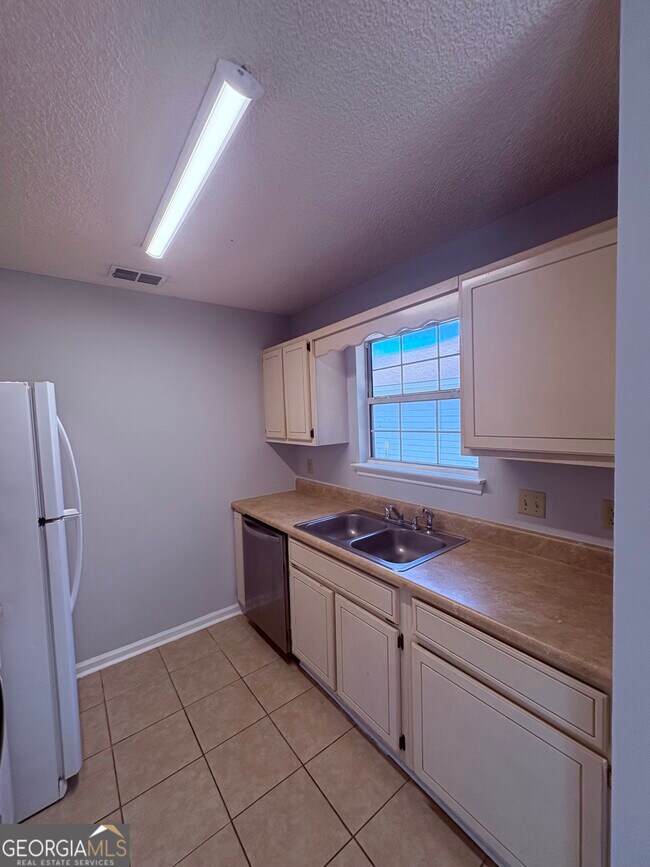 Building Photo - 175 Talbot Ct