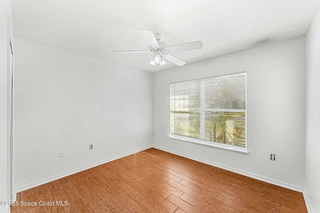 Building Photo - 1560 Vista Lake Cir