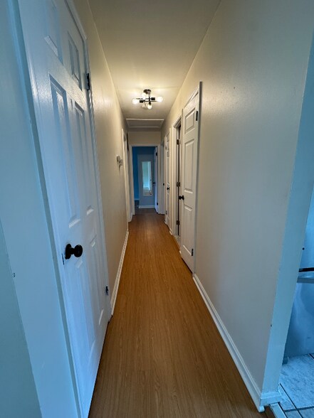 Building Photo - 11943 Birchview Dr