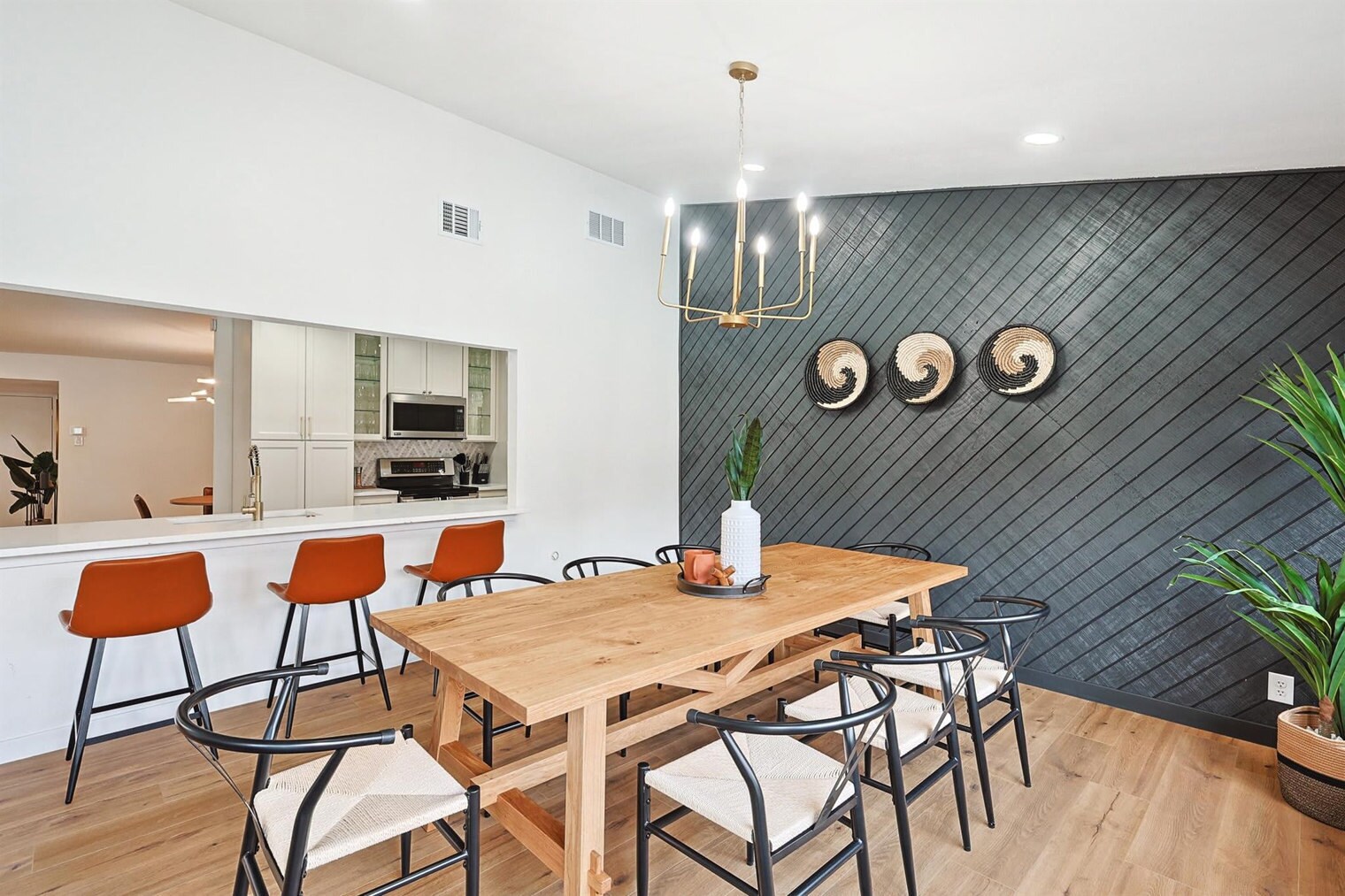 Building Photo - 7851 La Cabeza Dr