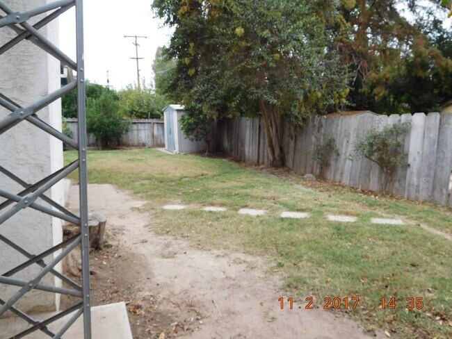 Building Photo - Charming 3 Bedroom 2 Bathroom - Pets allowed for $50 per month per pet