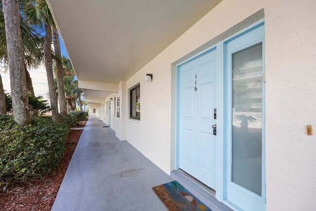 Building Photo - 39 Tulip Ave