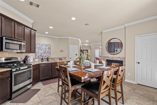 Building Photo - 1408 S Friendswood Dr