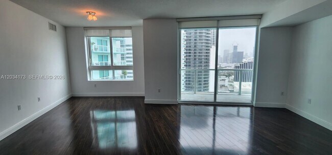 Building Photo - 1900 N Bayshore Dr
