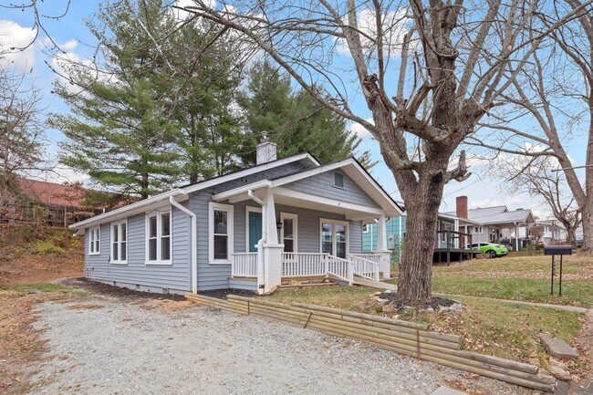 Building Photo - 23 Jarrett St