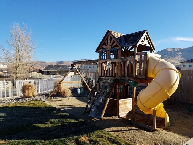 Building Photo - Spacious Single-Story Gem with 4 bedroom, 2 bathroom Near Damonte Ranch!