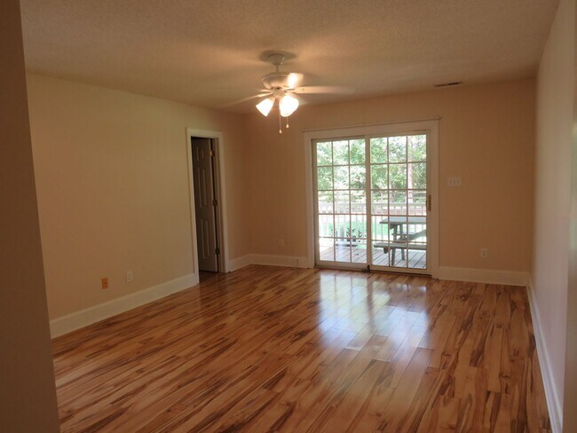 Building Photo - 130 Magen's Way Cedar Point, NC 28584