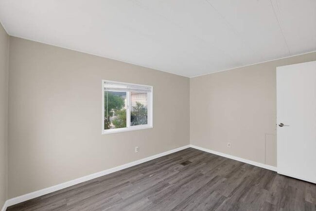 Building Photo - 436 4th Ave