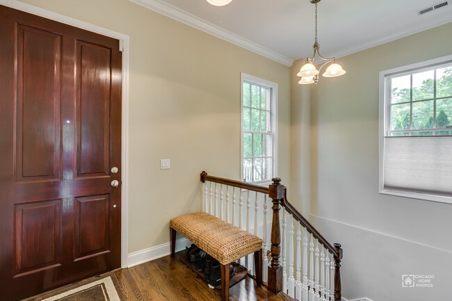 Building Photo - 932 Westmoor Rd