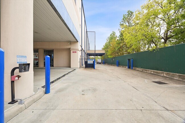 Building Photo - 2515 Washington Ave