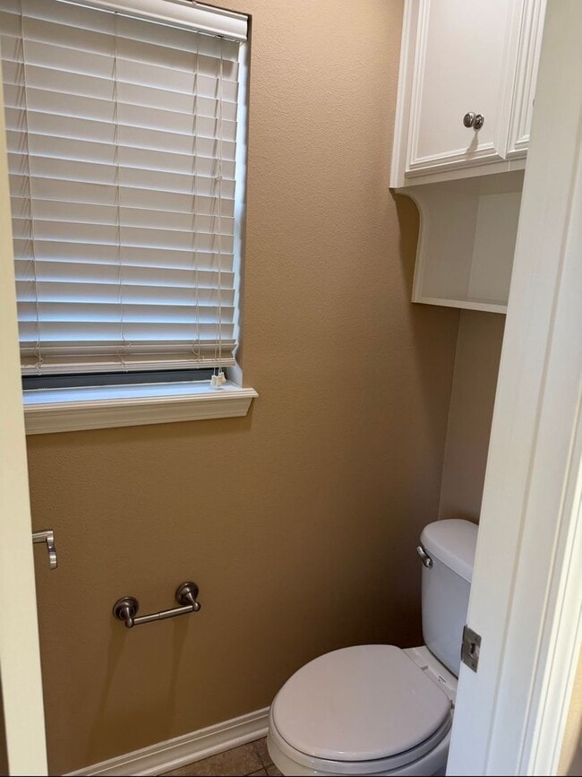 Building Photo - Lovely Home for Lease in Plantation Trace Garden Homes - Bossier City, LA 71112