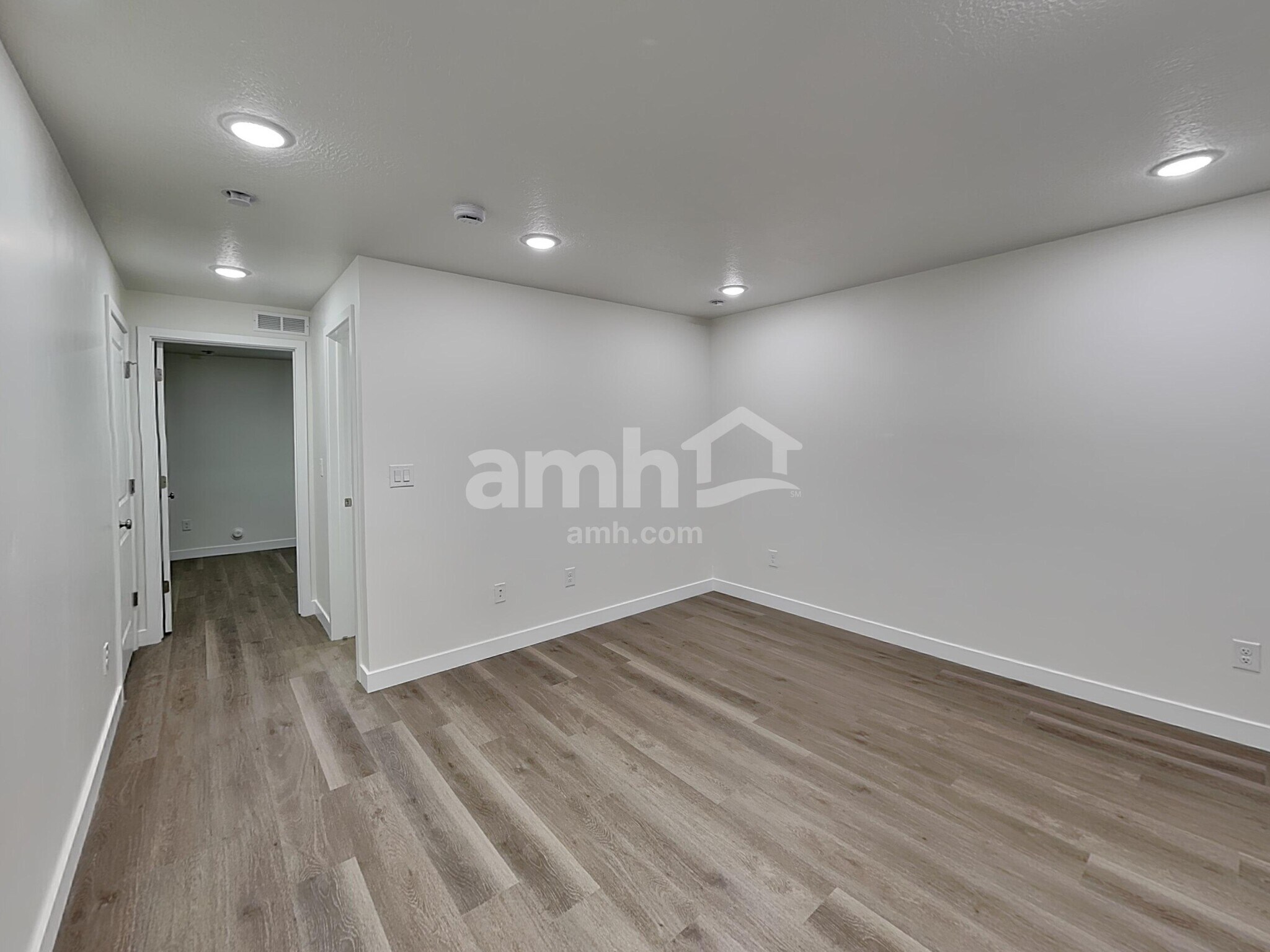 Building Photo - 1256 W Mahogany St