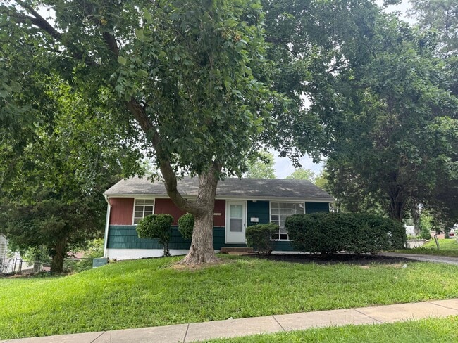 Building Photo - 7727 Paddington Dr