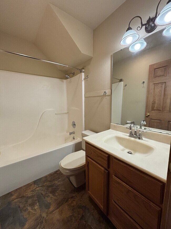 Building Photo - 284 Jefferson St