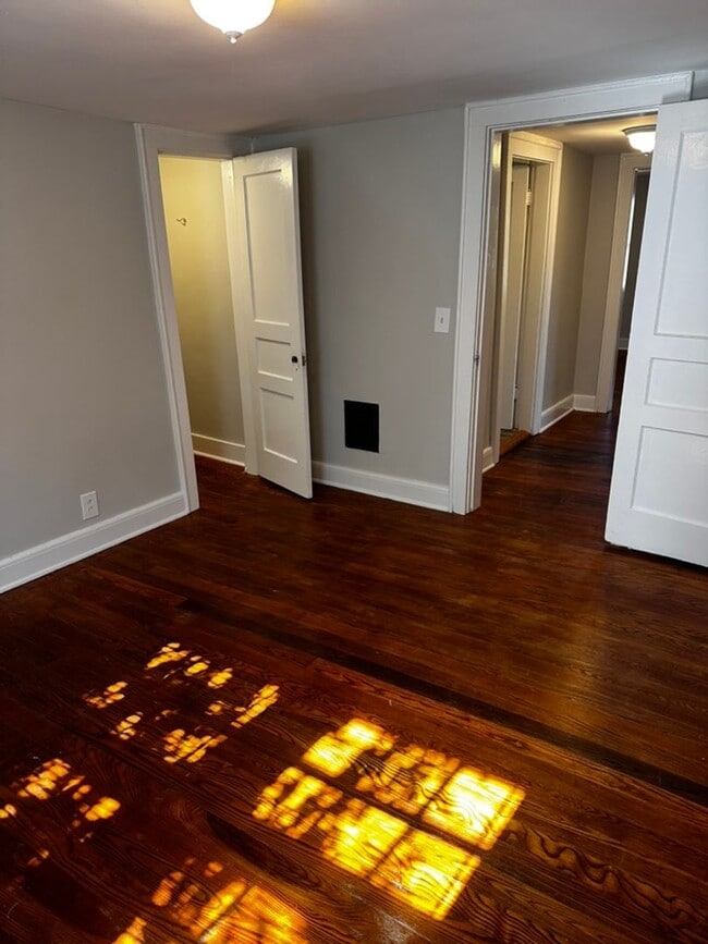 Building Photo - East Nashville 4 Bedroom