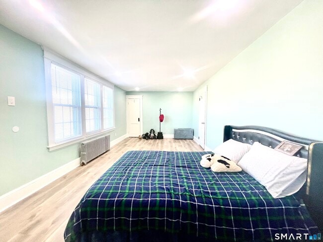 Building Photo - 368 Lakewood Rd