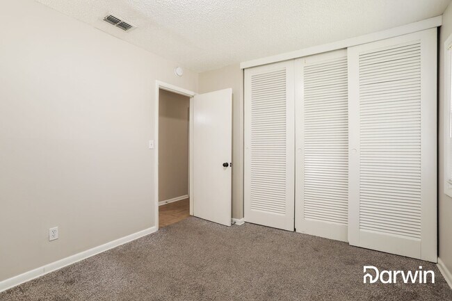 Building Photo - 4513 Merrimac Ave