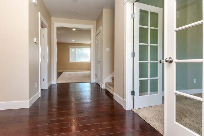 Building Photo - Beautiful Bell Hill Home in DuPont