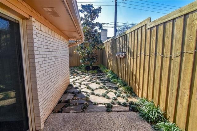 Building Photo - 7408 Woodthrush Dr