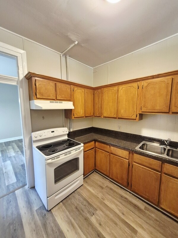 Building Photo - 3209 3rd Ave