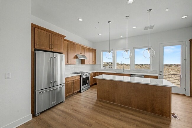 Building Photo - 689 Saddle Dr