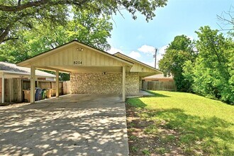 Building Photo - 8204 Exmoor Dr