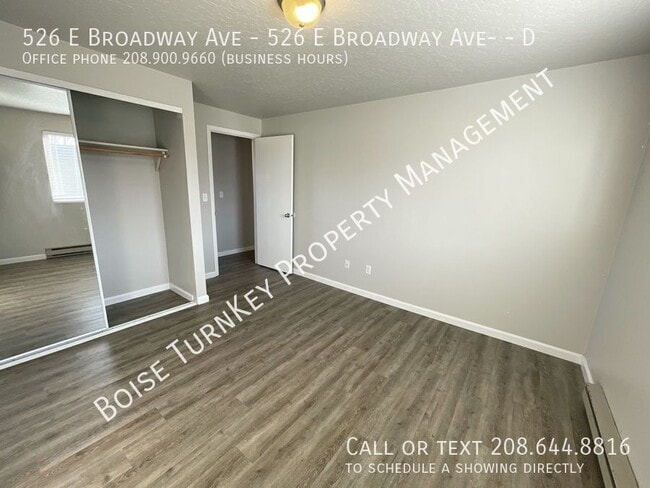 Building Photo - 526 E Broadway Ave
