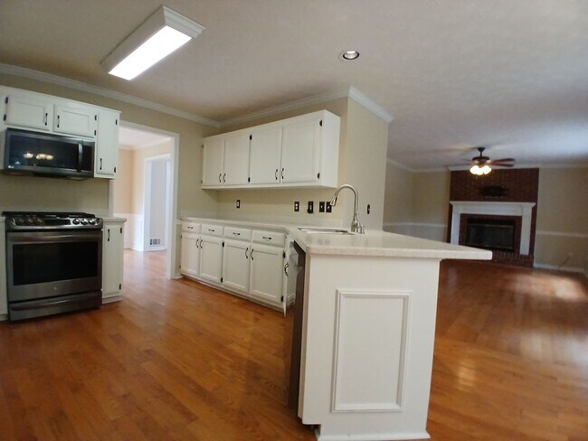 Building Photo - 4761 Habersham Way SE