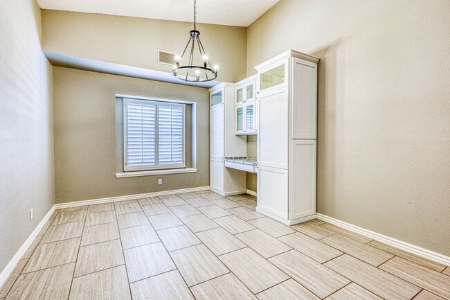 Building Photo - 5948 Anapaula Dr