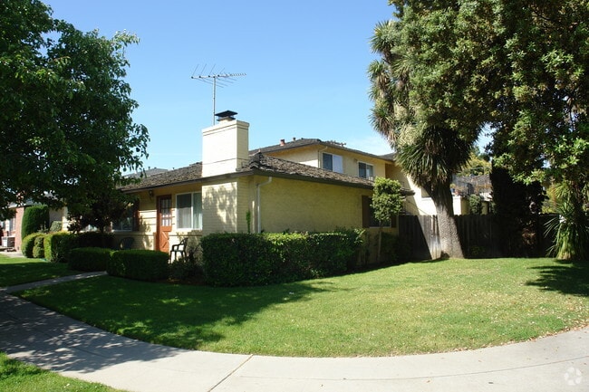 Primary Photo - 211 Greendale Way