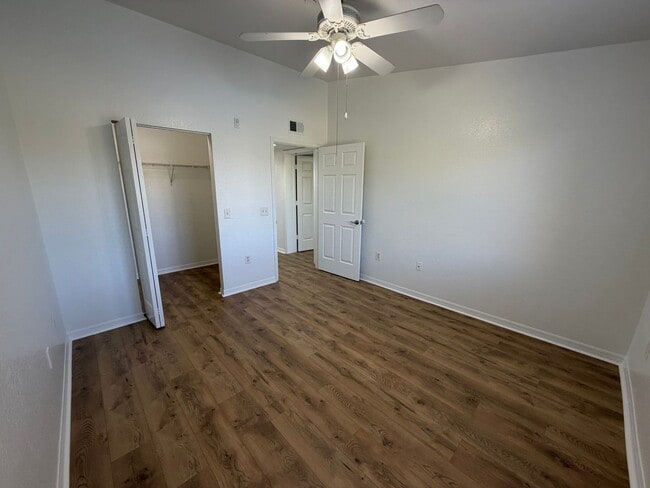 Building Photo - ANNUAL RENTAL - KEY ROYAL CONDO -THIRD FLOOR- 2 BED-1 BATH
