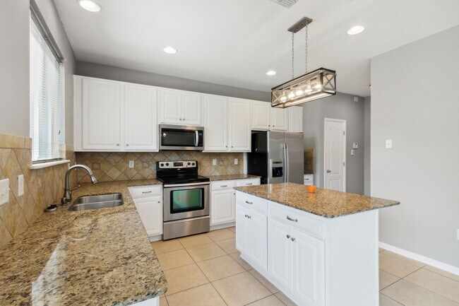 Building Photo - 12677 Pine Marsh Way