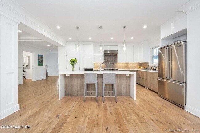 Building Photo - 1 Home Pl