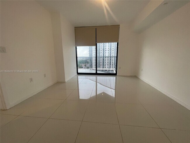 Building Photo - 5252 NW 85th Ave
