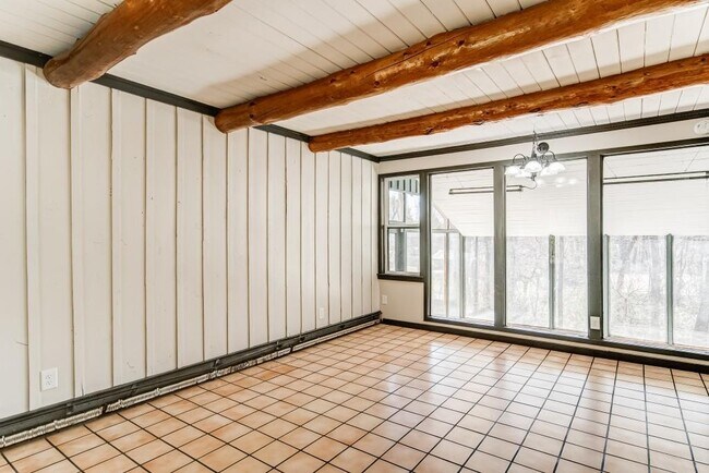 Building Photo - 42 Arminda St