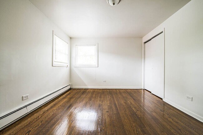 Building Photo - 14123 S Tracy