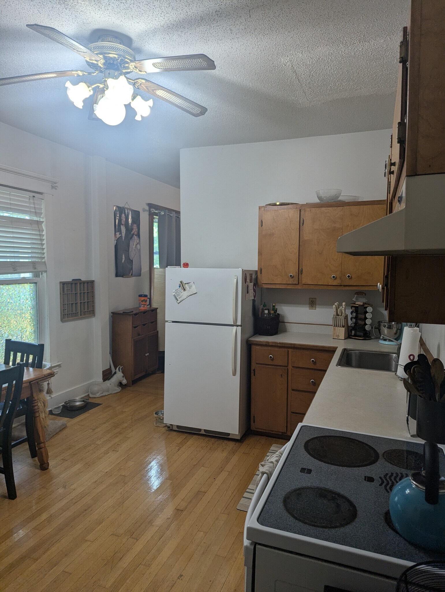 Building Photo - 303 Eddy Ct S