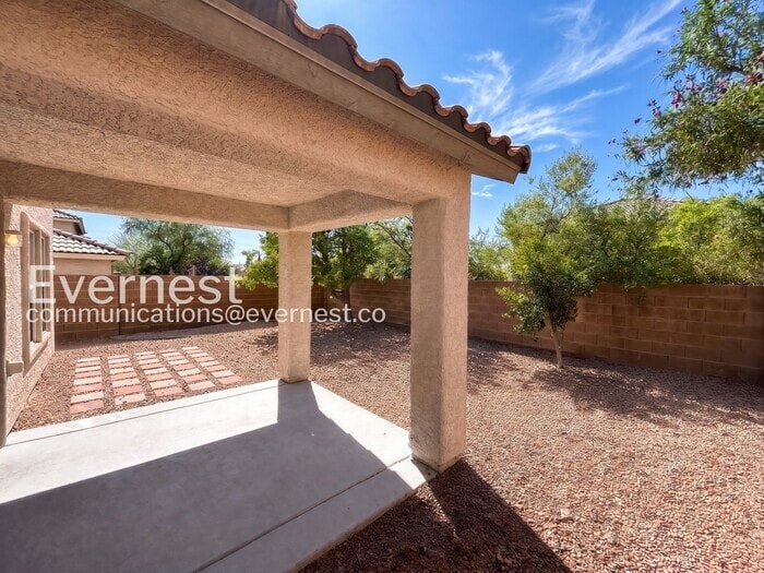 Building Photo - 11221 Salentino Ave