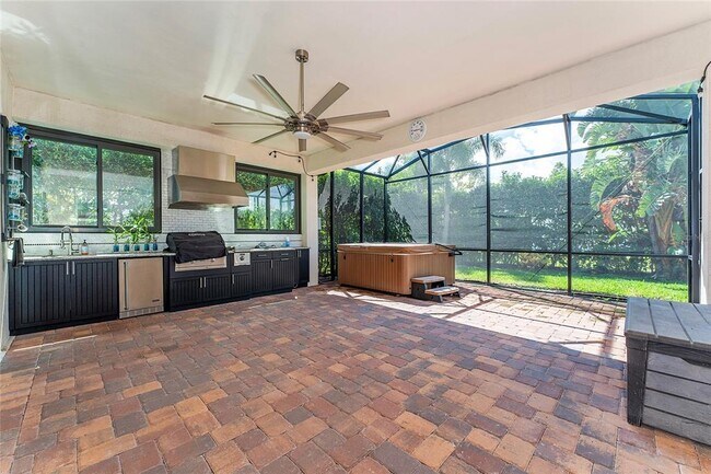 Building Photo - 4904 W Fountainwood Dr