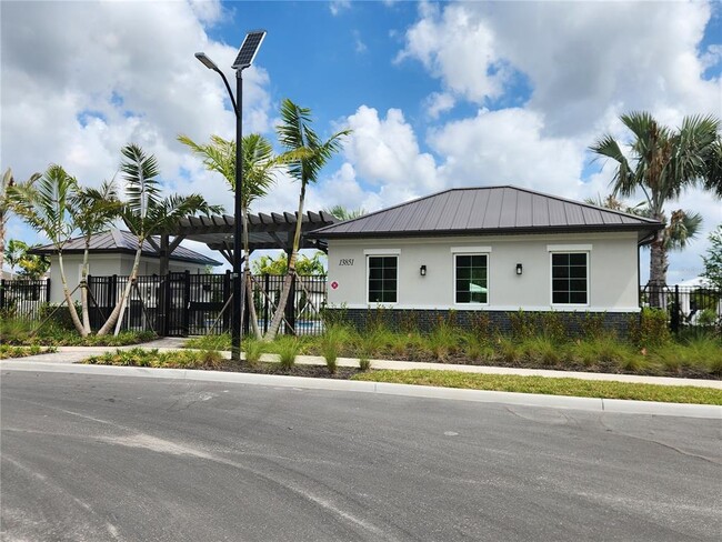 Building Photo - 10357 Scarlet Skimmer Dr